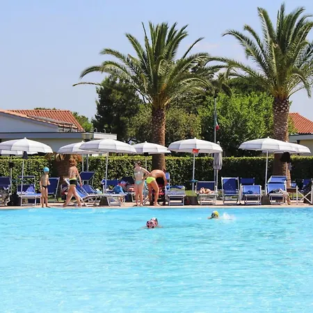 Апартаменты In Cecina Mare Near Sandy Beaches Марина-ди-Чечина