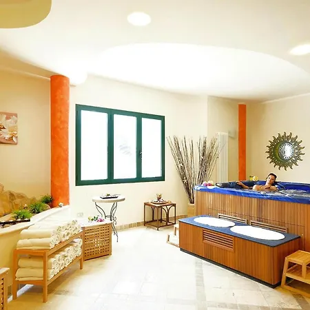 아파트 In Cecina Mare With Outdoor Pool 마리나디세시나