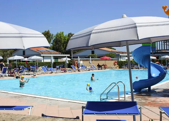 In Cecina Mare Near Sandy Beaches * Марина-ди-Чечина